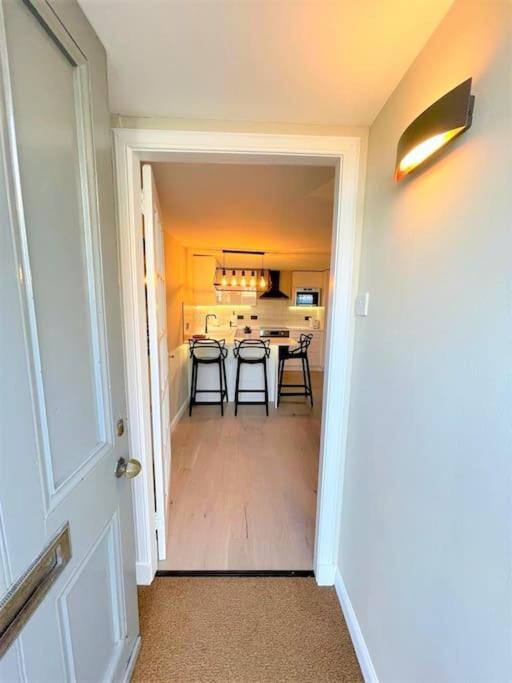 Stylish, Central And Cosy 1Bd Nr Canongate Edimburgo Esterno foto